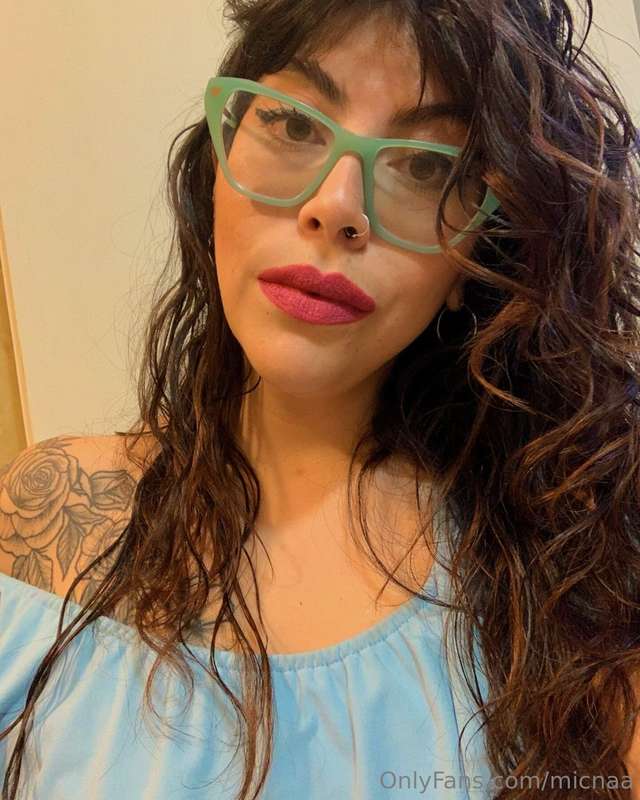What if we kiss until we get wet? 💋🫣