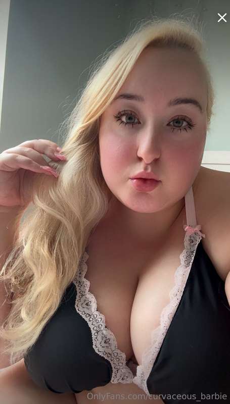 Thick, curvy, & busty slut 💦SUBSCRIBE FOR FREE TODAY 🩷🆓 @apr..