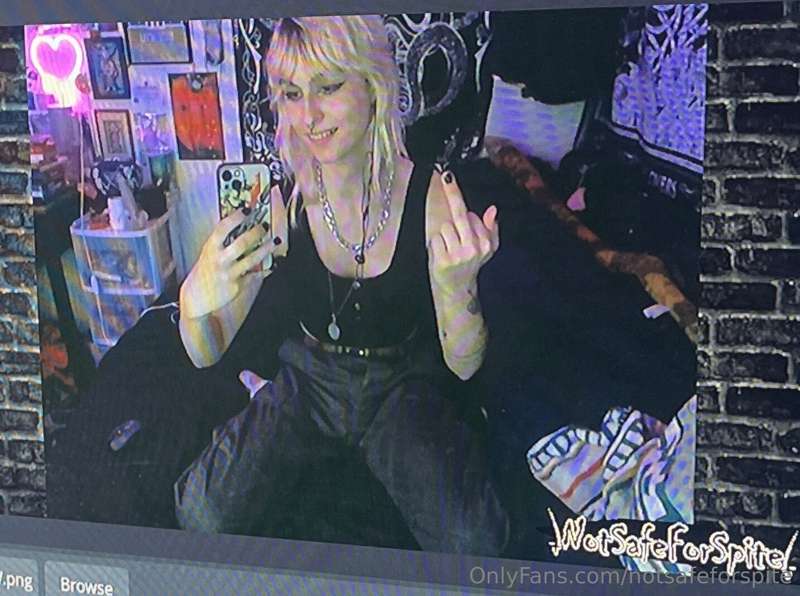 hey guess who’s on stream doing chatur app epic spiteheads g..