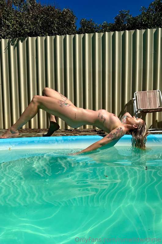Come join me for a dip will you?💦💦💦😏