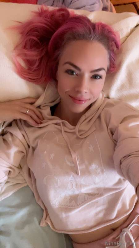Good morning! Swipe for boooooobies! I’ve been making porn a..