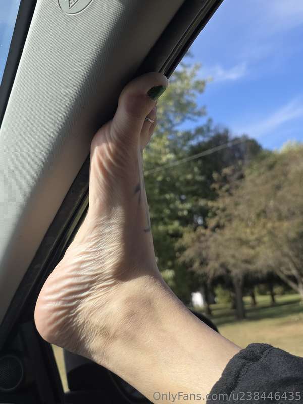 ✨ Customs & Extras:🎥 Vids — $10/minute📸 Pics — $20 for 15🧦 U..
