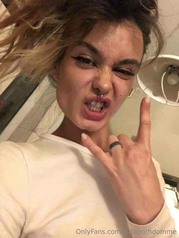 Sex, rock and roll and lots of fun? I'm waiting for you, hon..