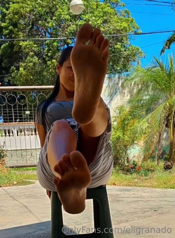 Puedo hacer muchas cosas ricas con mis pies 😈 que te gustarí..