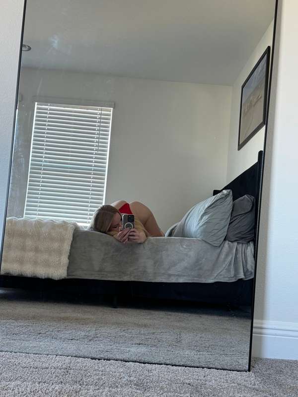 arching for you daddy 😩