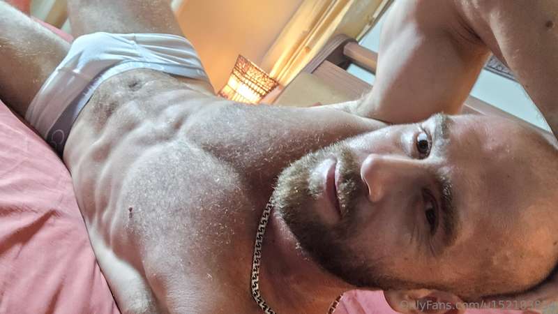 appreciate the photo guys, handsome hairy Arnie is with you