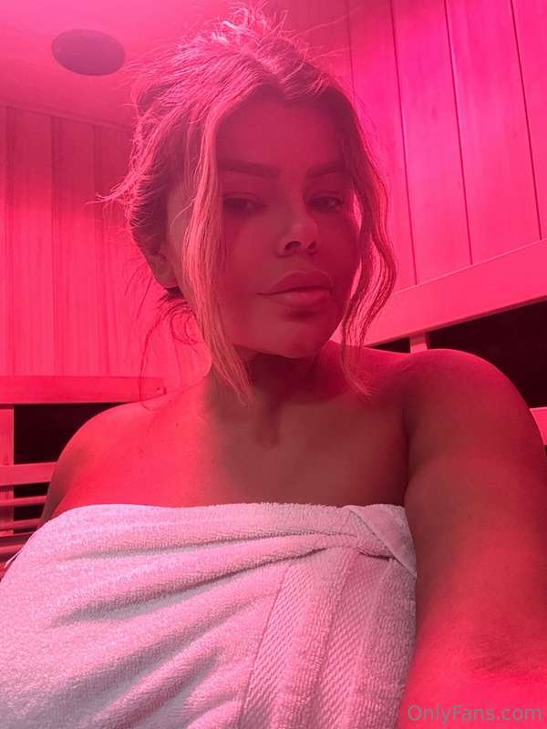 Who wants a sauna video? 🤤😈