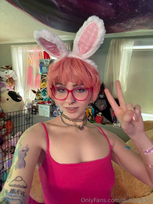 dw it’s 100% normal to violently jerk off to cute little bun..
