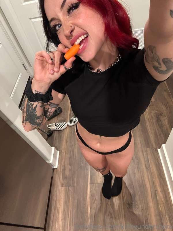do you have a little 🥕 or a big 🍆?!