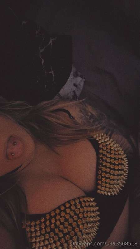 New piercing, venom 💋