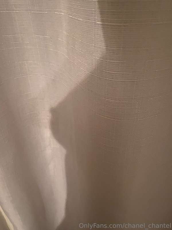 Playful shadows.   🤎Tip me if you wanna see more🤎 ✨different..