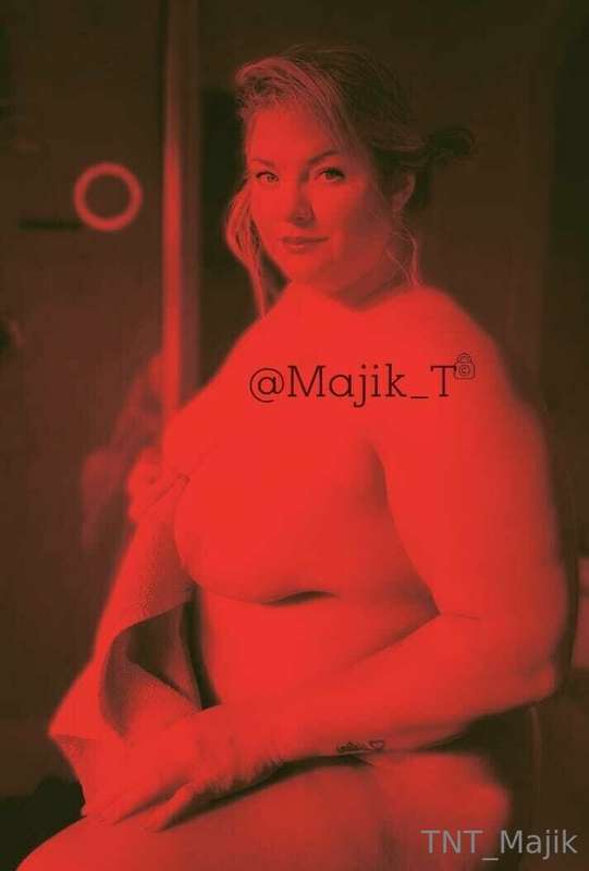 A little late night session 😈😈🔥🔥 unlock and get a month free..