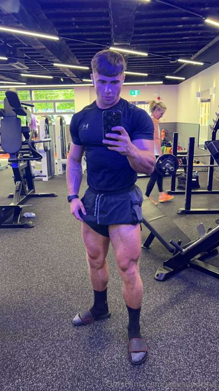 I love working out. do you? https://onlyfans.com/jacksonntm/..