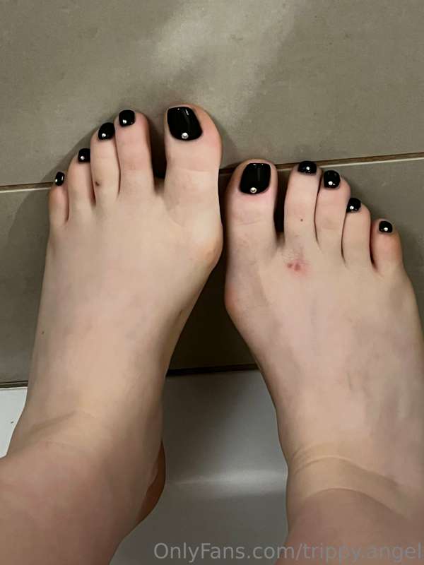 little pic of my feet ❤️