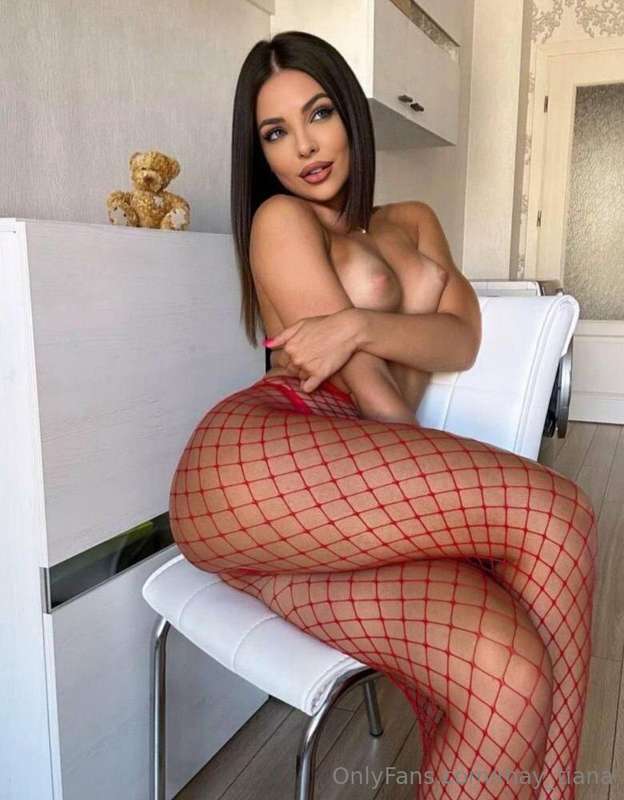 @alicebabey waits for you on her page 🥵 Welcome to your dail..