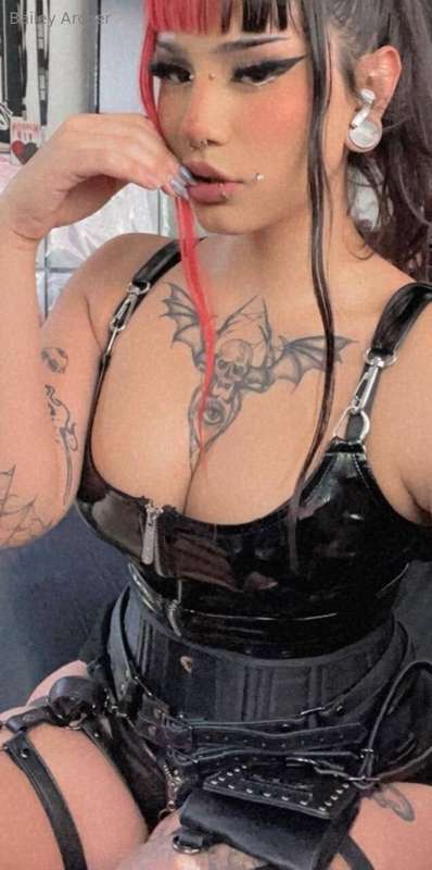 My 🏳️‍⚧️ friend loves to play with her ass to unimaginable l..