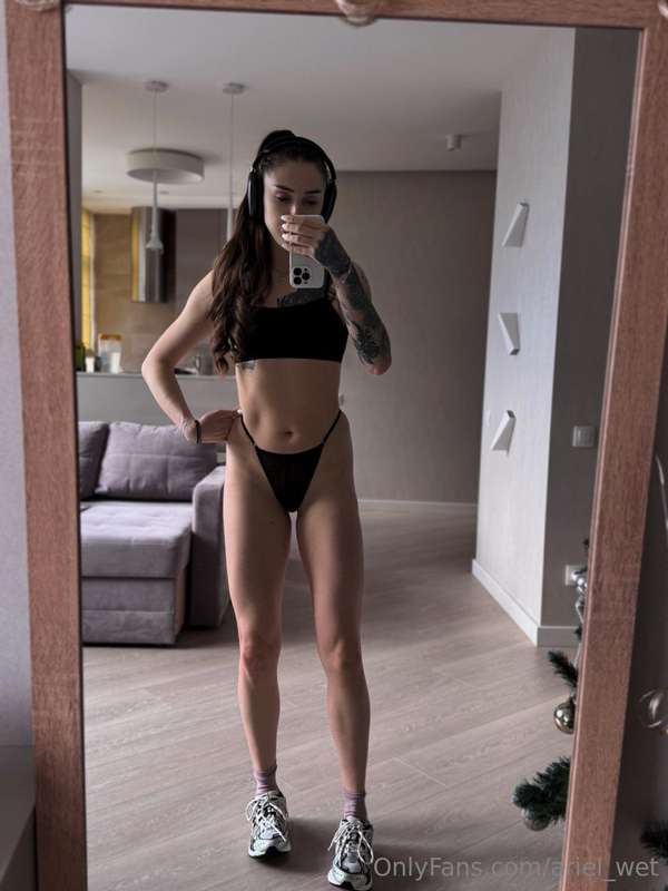 Morning body check… and damn, I’m looking extra tight today...