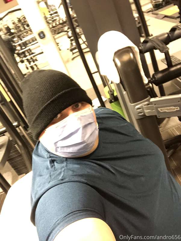 Halo all, well another night of #tricepsday/#chestday. Tryin..