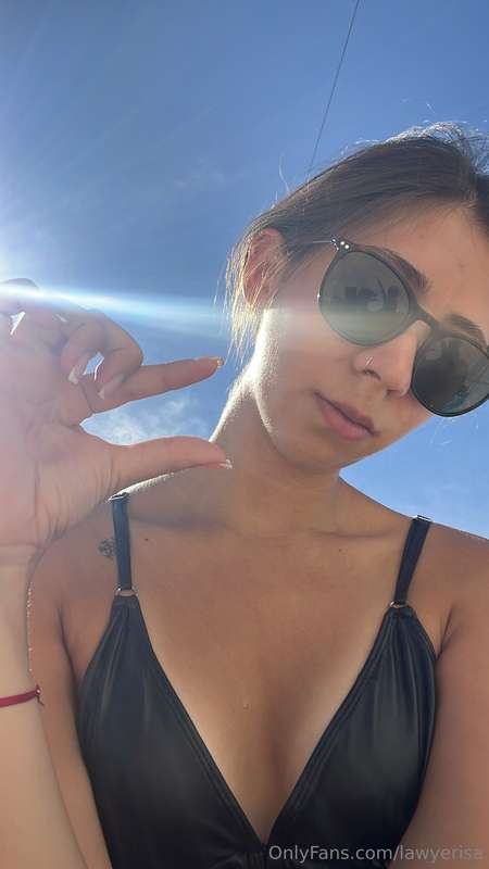 I humiliate you while i sunbathe🔥👑
