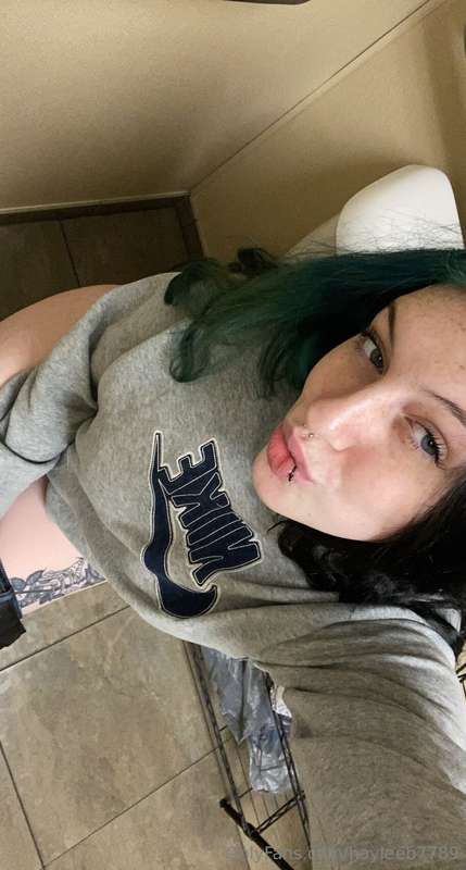 wanna have some fun? doing some live content would you care ..
