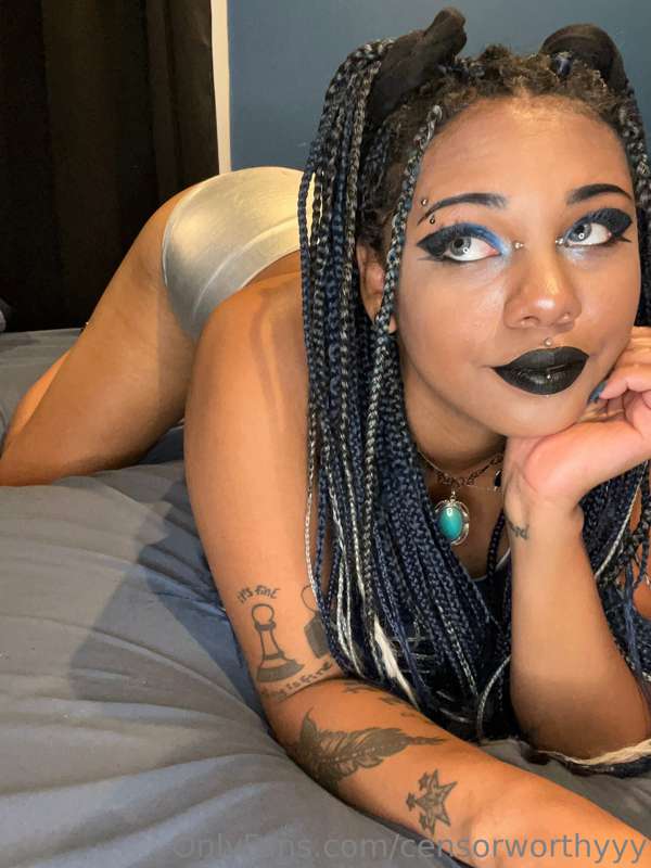 Just day dreaming about your dick in my mouth 🥵 swipe to see..
