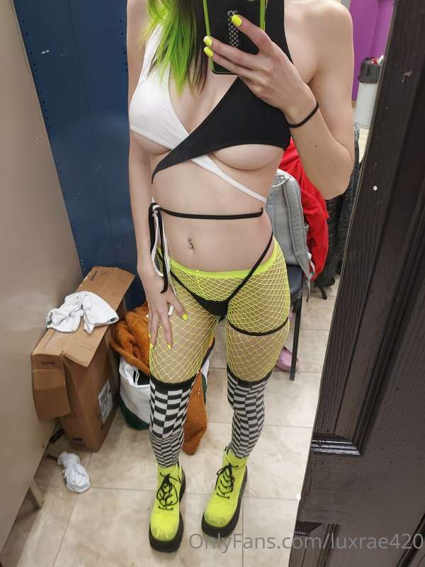 🖤💛🤍