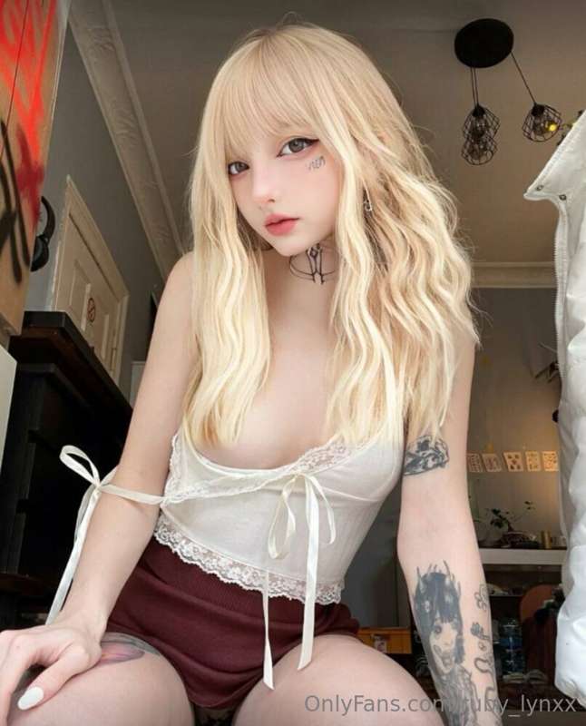 @bbykiraa🔥 STOP SCROLLING 🔥@bbykiraa
She is waiting for you ..