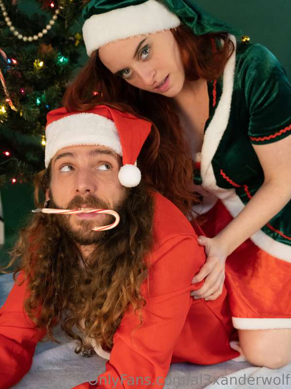 Happy Yule! Another from the set with @morgan.storm.vip