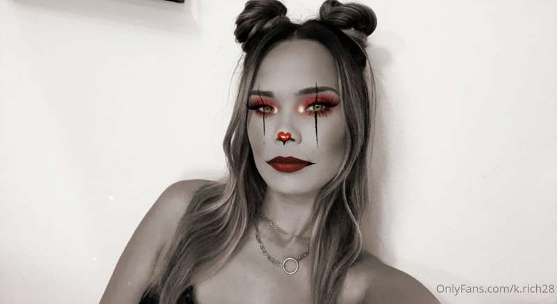Who’s ready for Halloween? 🎃🖤💀🦇🔮