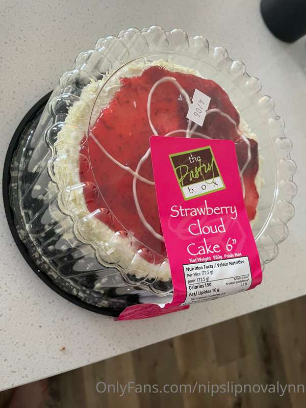 Just sat on this cake 🍰 for a paid request. I take any and a..