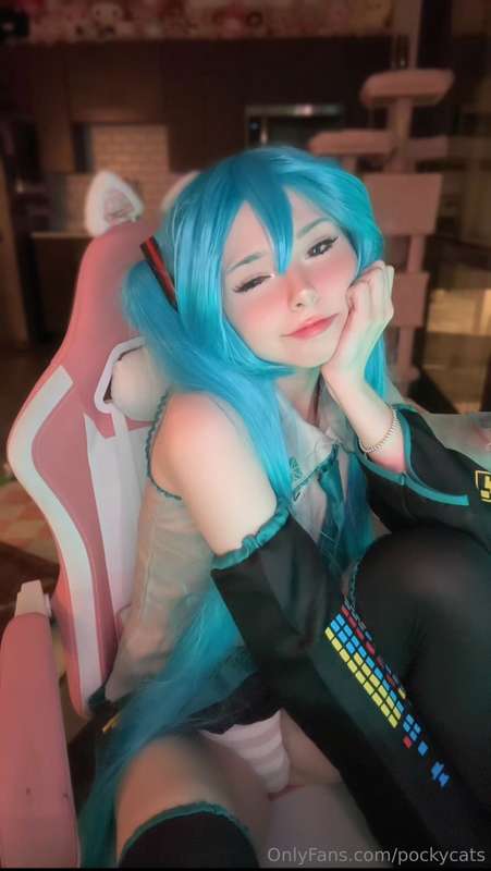 mikkkuuuuu!!! who wanna make me go oooeeeooo 👀 I took lots o..