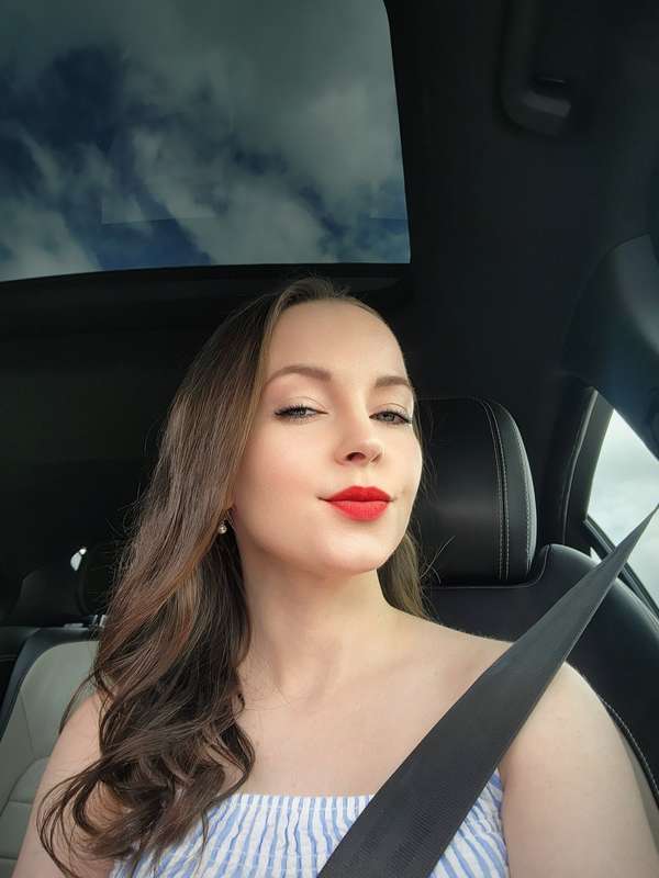 Selfie Sunday-Hey from the car!