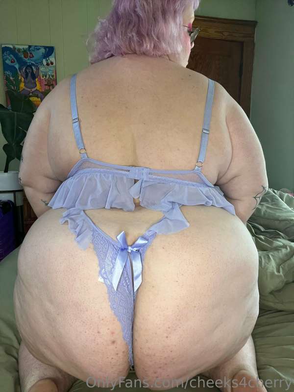 cheeks4cherry image #1