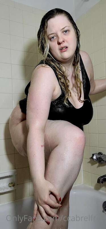 Some wet photos just went up on my VIP. ;) @yesmisscabrel