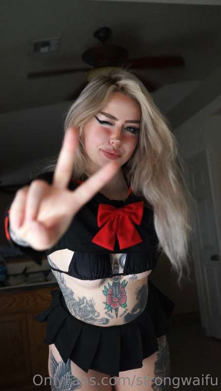 strongwaifu photo