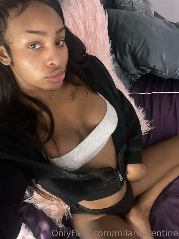 What’s the biggest red flag besides making you cum under a m..