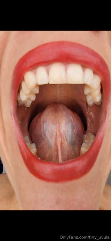 This is what my tongue can do...