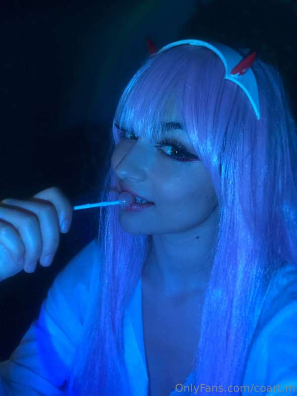 Lollipop 🍭 
Zerotwo cosplay.