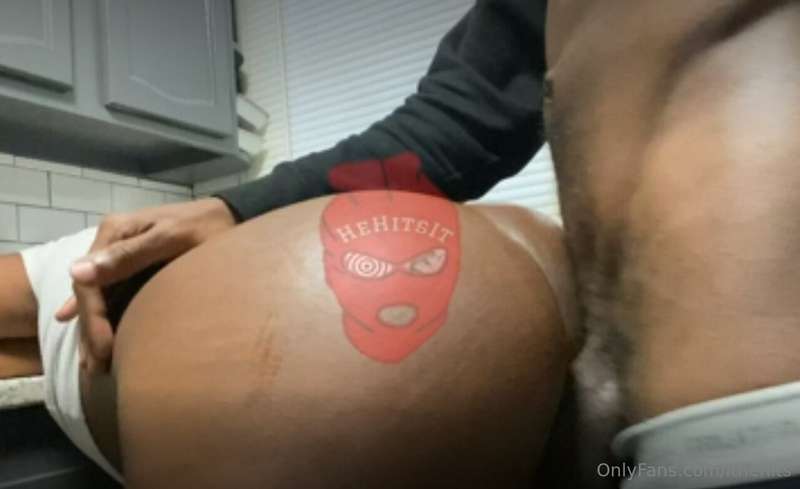 Tip $5 For A Clip Of This Freaky B/G SceneOnly 5 People Can ..