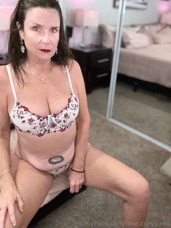 rose.curvy.xxx
