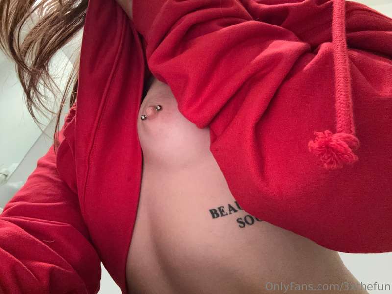 I’m so so so HORNY TODAY!!! Does anyone want to help me cum ..