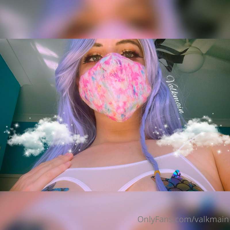 POV: you have intirupted your thicc anime girlfriend whiles ..