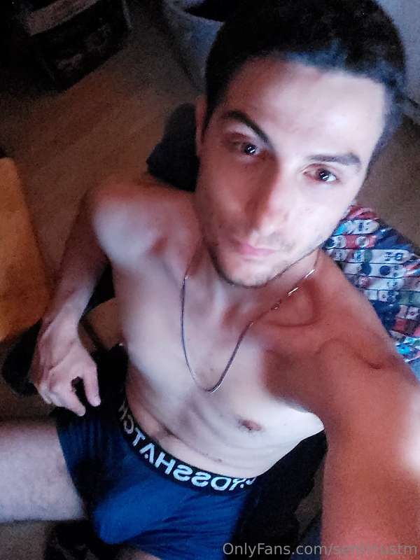 Hadi bakalım seks bebeklerim Erkeğinizi yalayın 😈  Come on m..