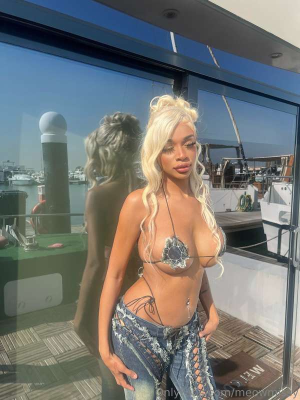 💋