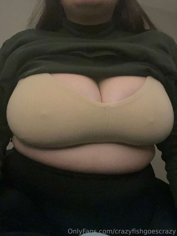Swipe for titties! Cooking up a longer video for next week s..