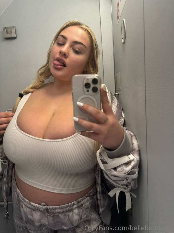 bellebrooksxo photo