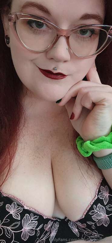playful_redhead
