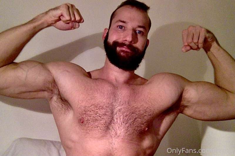 muscle_stud