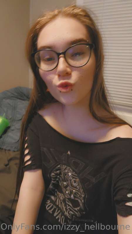 izzy_hellbourne image #5