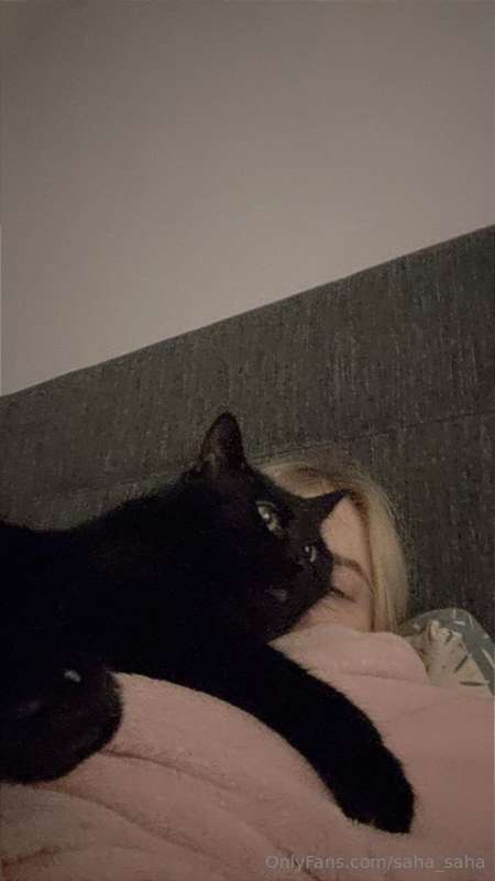 How could such a close person betray me like that? I can't g..
